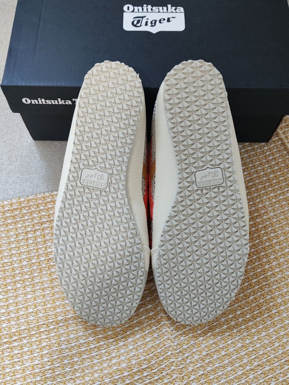 Onitsuka Tiger Off-White and Orange Color-Block Breathable Mule Sandals - Picture 8 of 9